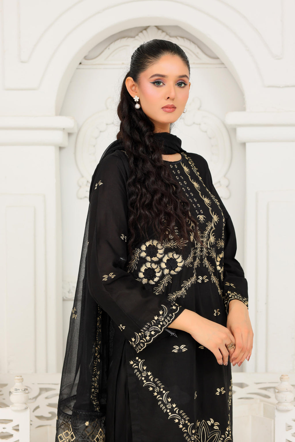 IB908 - Embroidered 3-Piece Stitched Suit