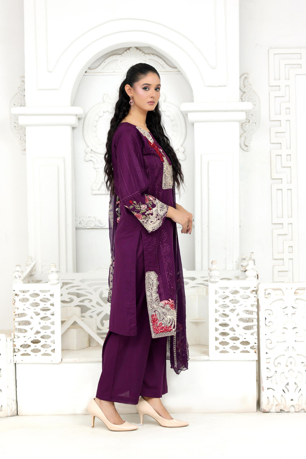 IB907 - 3PC Embroidered Lawn Suit with Bamberg Pallu Dupatta