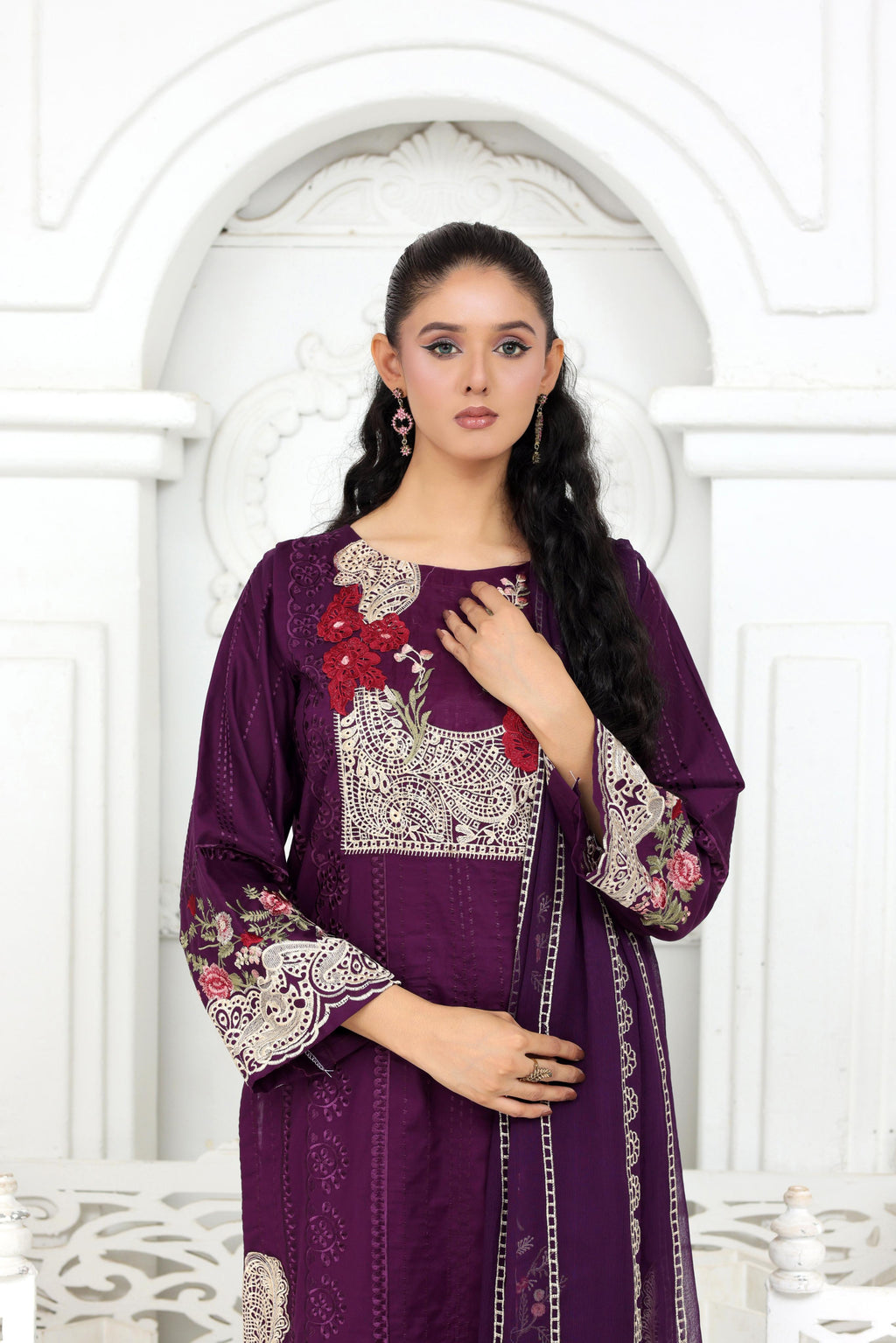 IB907 - 3PC Embroidered Lawn Suit with Bamberg Pallu Dupatta